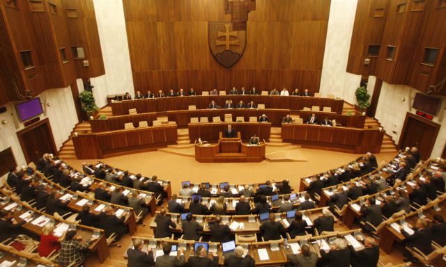 Επικυρώθηκε o ESM και από το κοινοβούλιο της Σλοβακίας